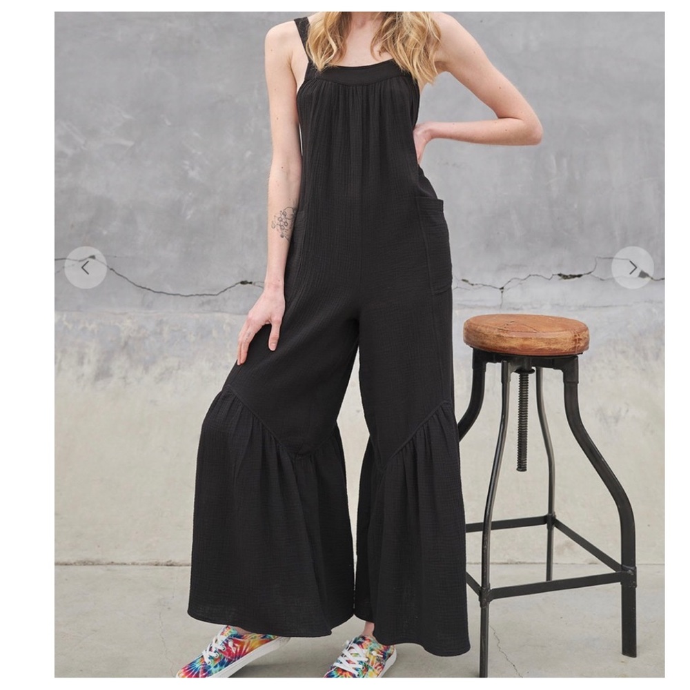 ShopEvelynne Black Wide-Leg Textured Jumpsuit